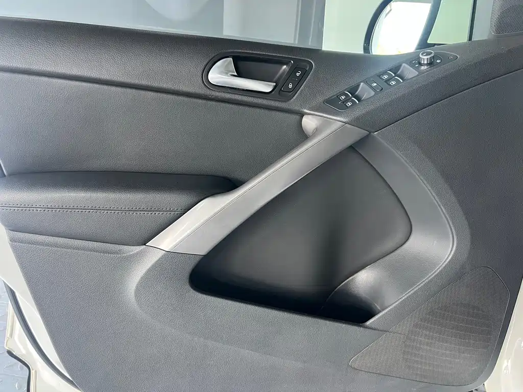 Volkswagen Tiguan — миниатюра 13