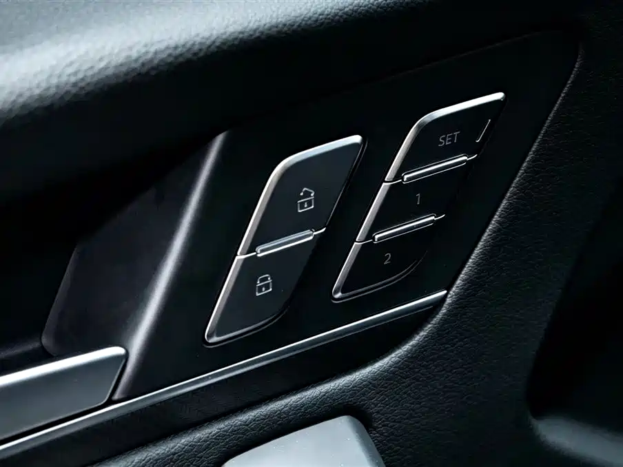 Audi Q5L — миниатюра 15