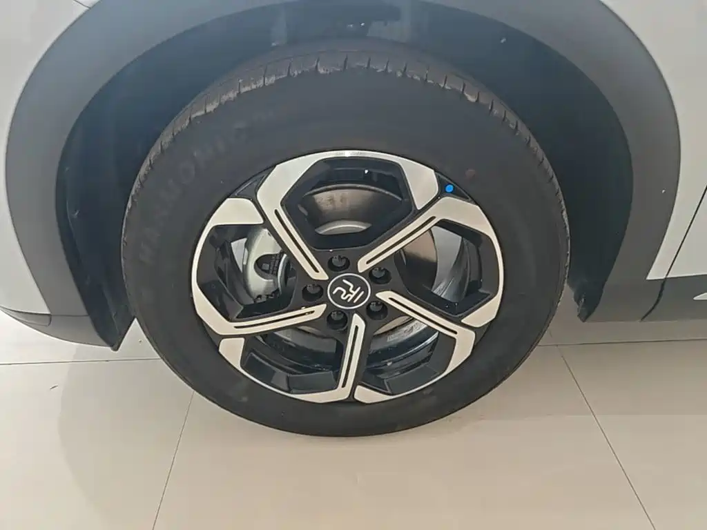 BYD Yuan Plus — миниатюра 23