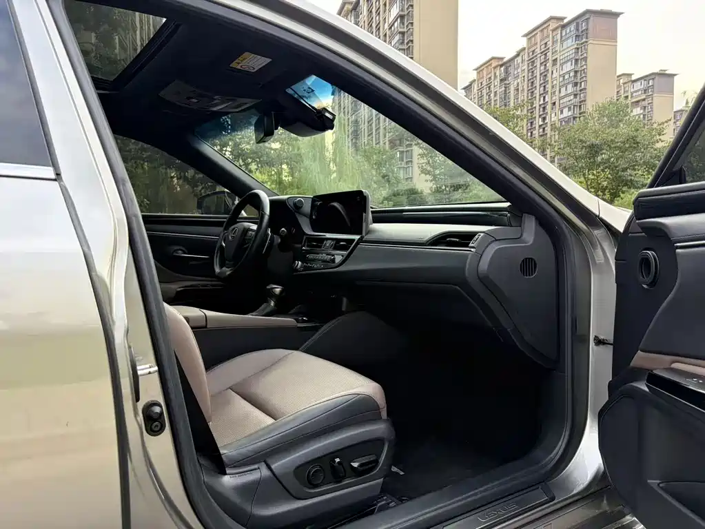 Lexus ES — миниатюра 8