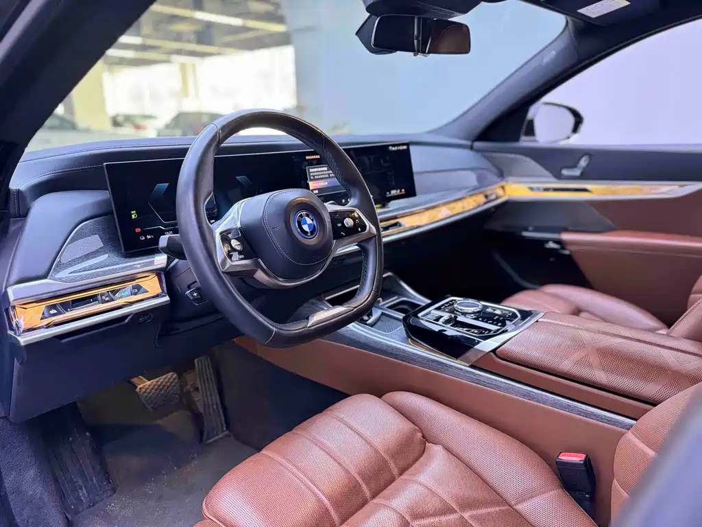 BMW i7 — миниатюра 6