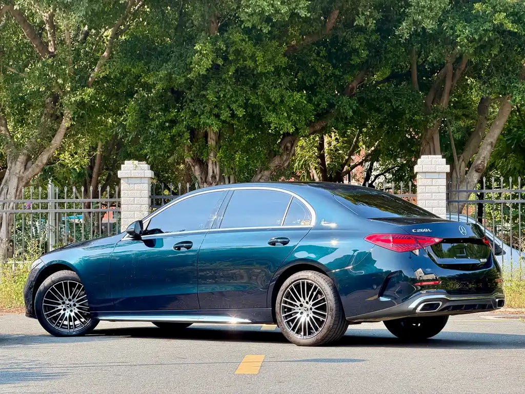 Mercedes-Benz C-Class — миниатюра 7