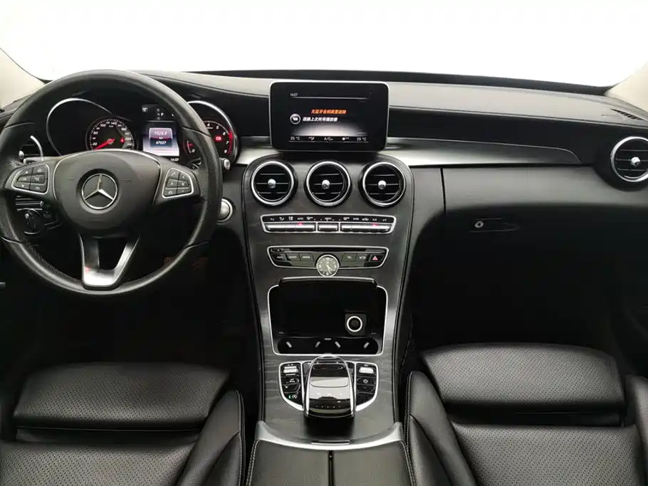 Mercedes-Benz C-Class — миниатюра 12