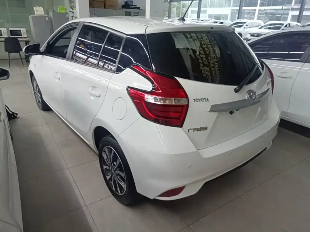 Toyota Yaris L — миниатюра 5