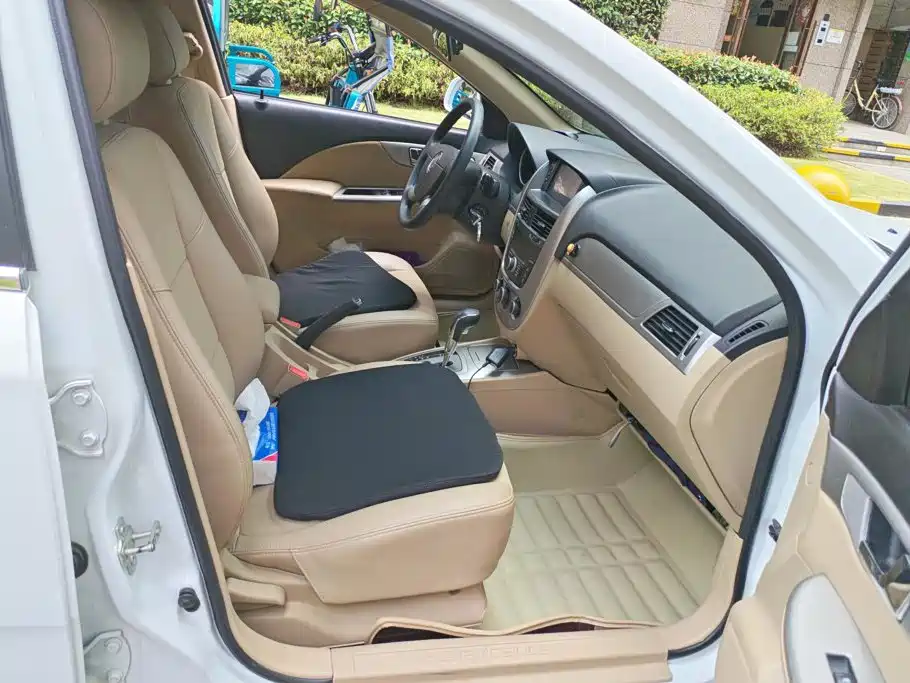 Buick Excelle — миниатюра 8