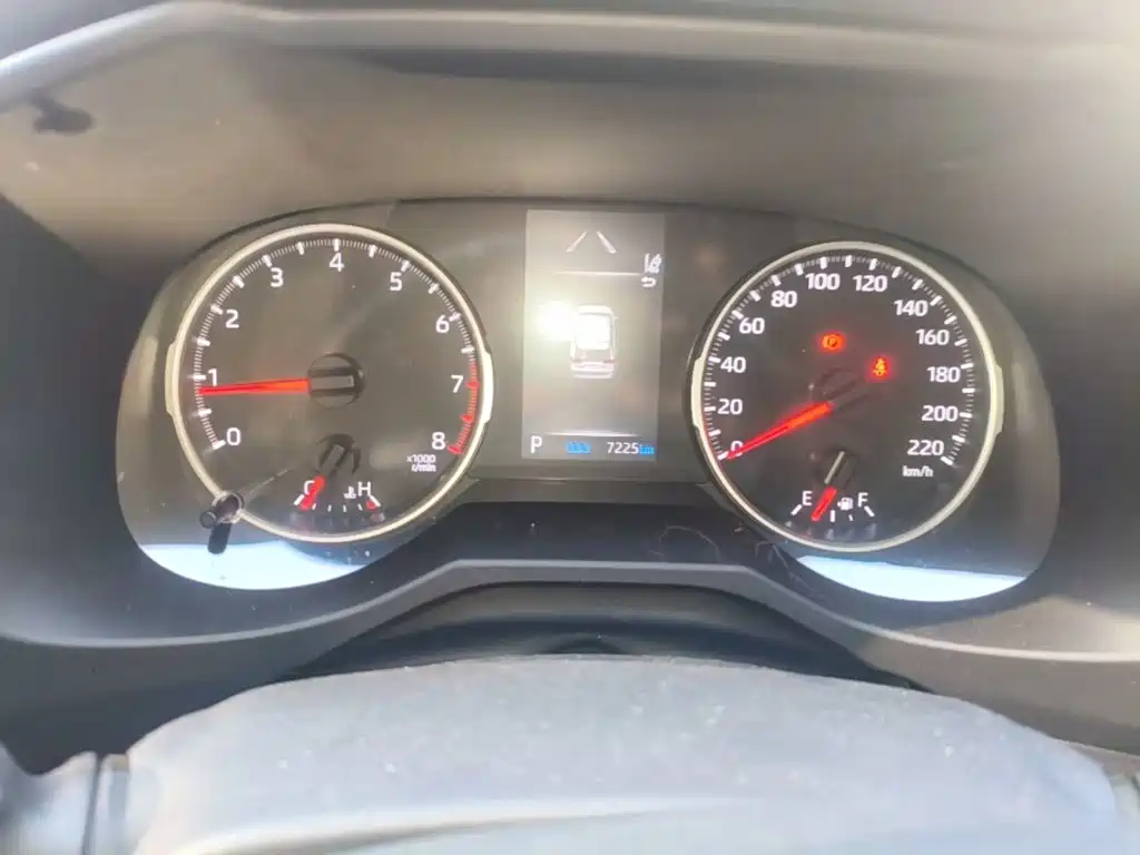 Toyota RAV4 — миниатюра 12