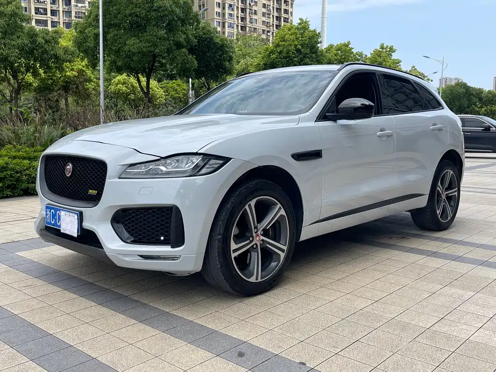 Jaguar F-PACE 2020