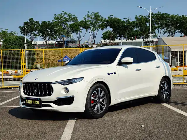 MASERATI LEVANTE 2022