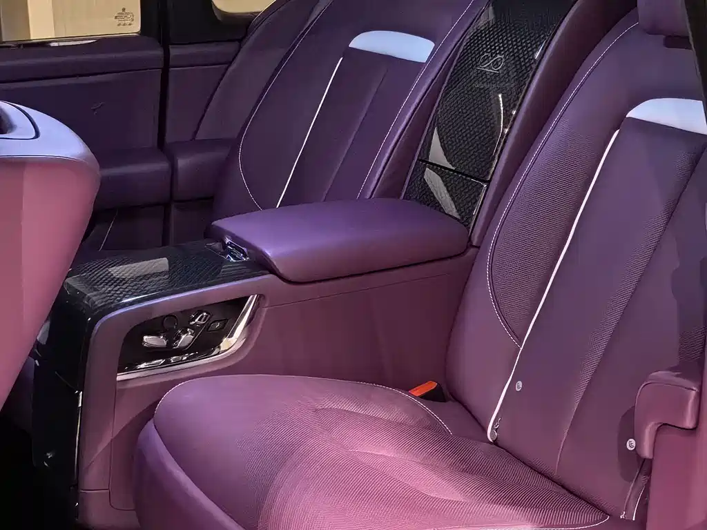 Rolls-Royce Cullinan — миниатюра 11