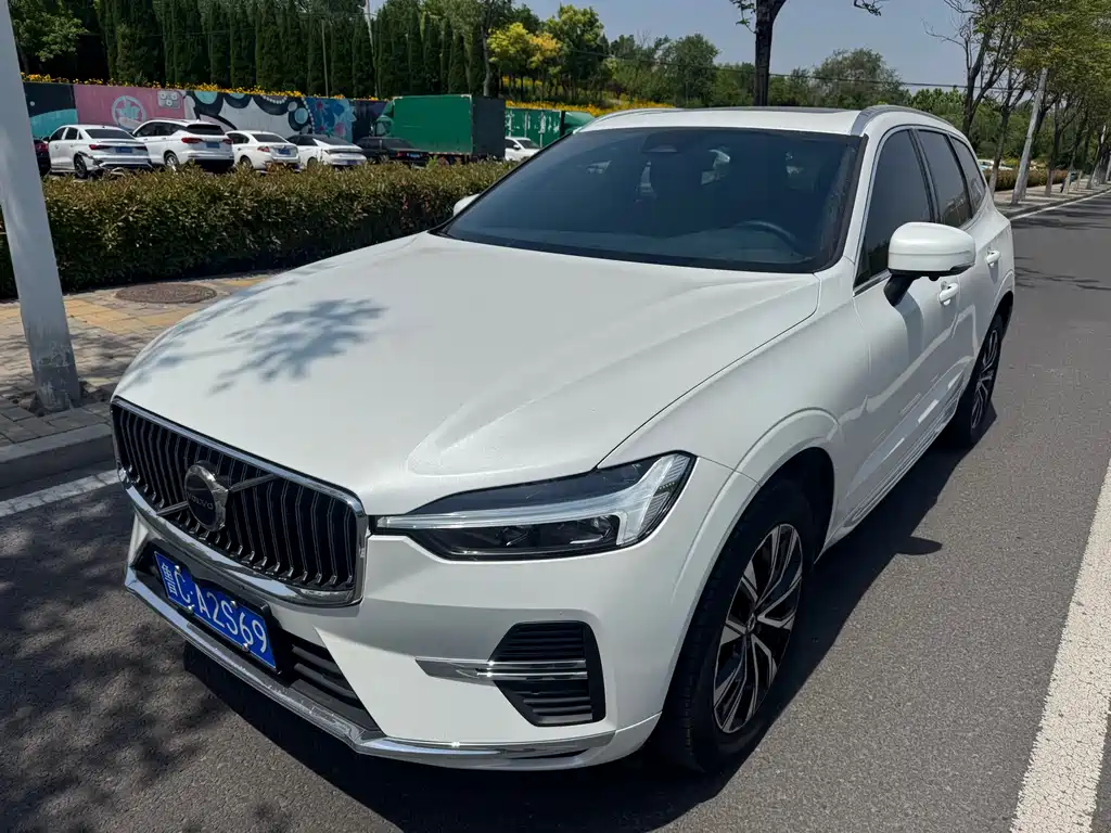 Volvo XC60 2025
