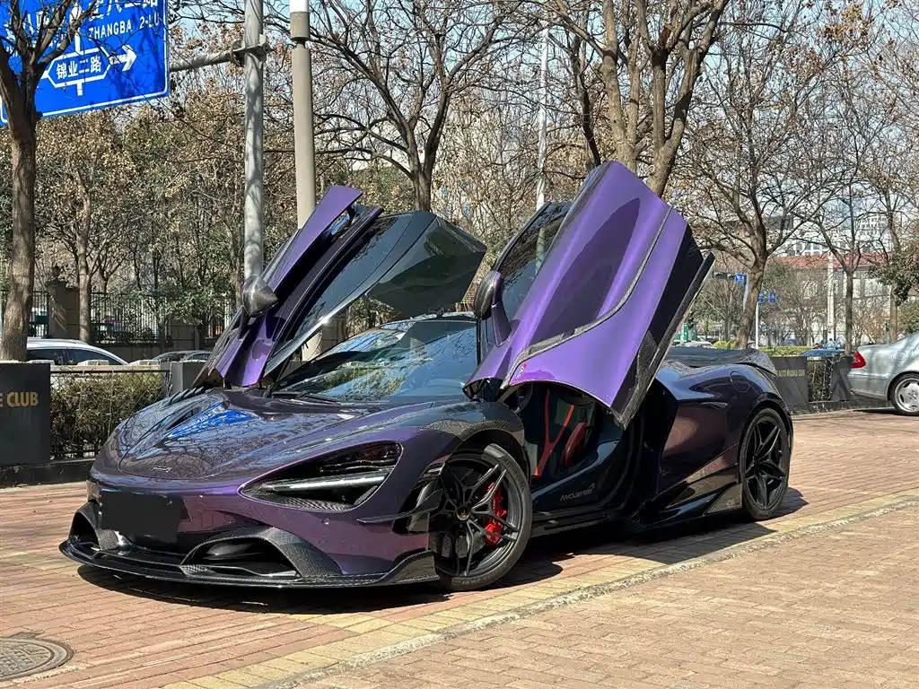 MCLAREN 720S