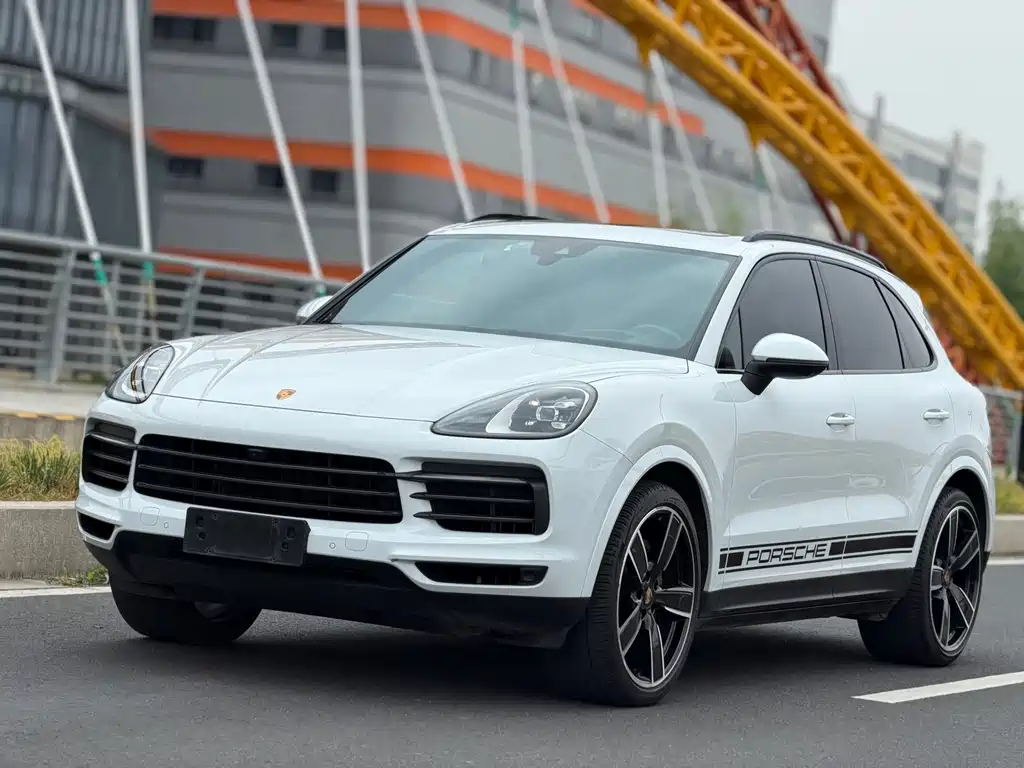 Porsche Cayenne 2022