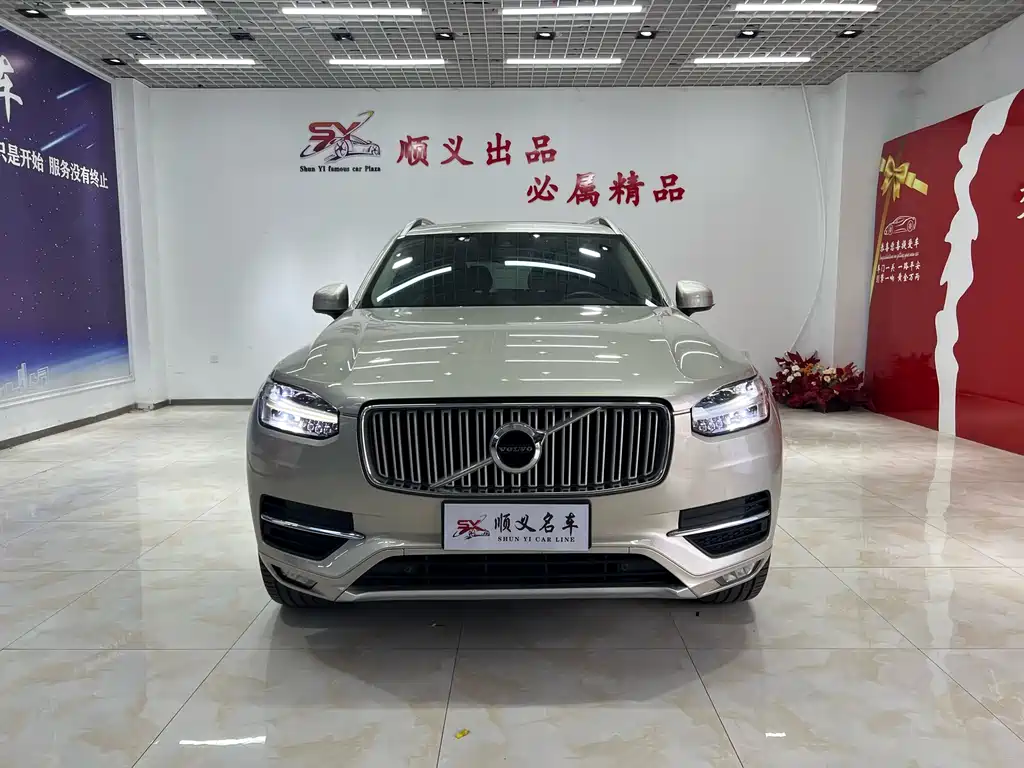VOLVO  XC90