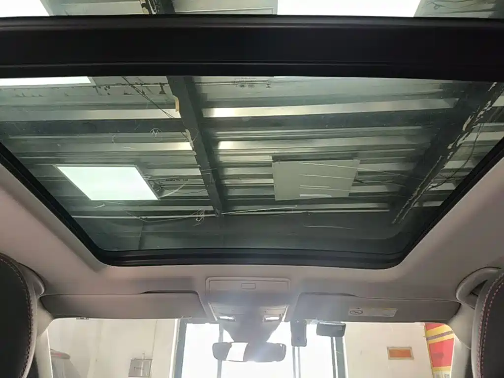Volkswagen Tiguan L PHEV — миниатюра 18