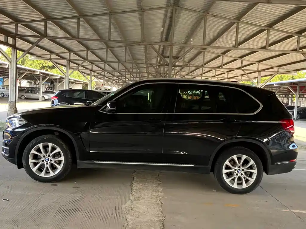 BMW X5 (Import) — миниатюра 3
