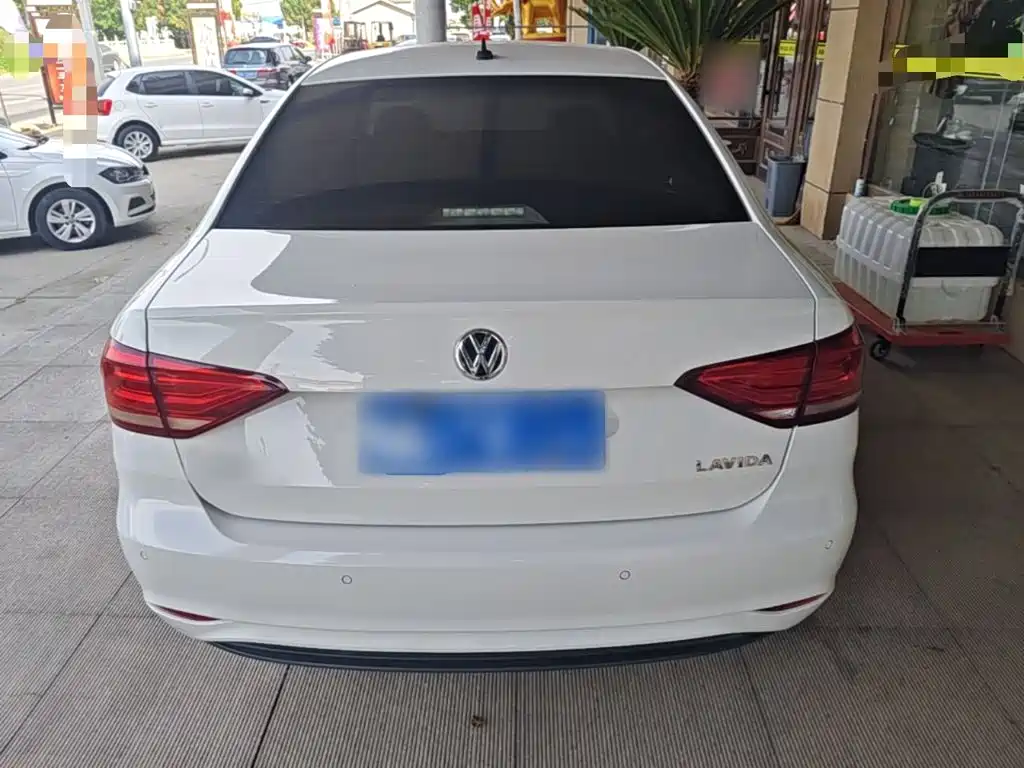 Volkswagen Lavida — миниатюра 6
