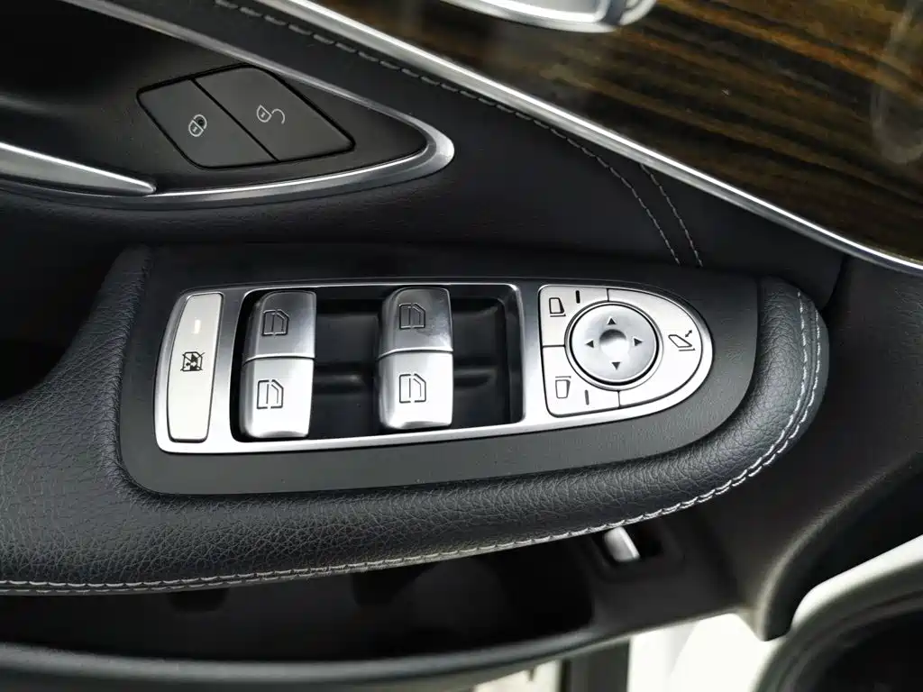 Mercedes-Benz GLC — миниатюра 9