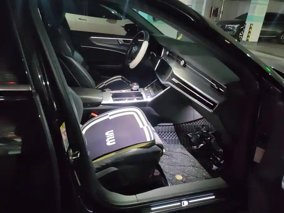 Audi A6L 2022 40 TFSI Luxury