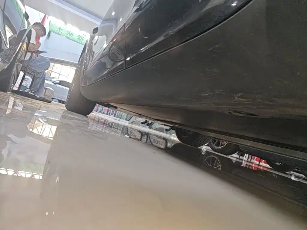 Tesla Model Y — миниатюра 22