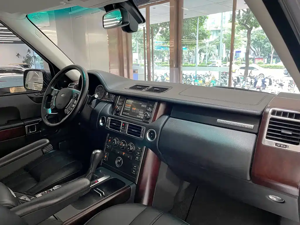 Land Rover Range Rover — миниатюра 20