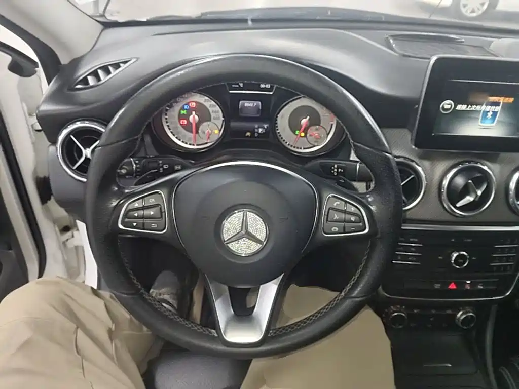 Mercedes-Benz GLA — миниатюра 11