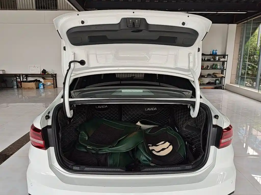 Volkswagen Lavida — миниатюра 19