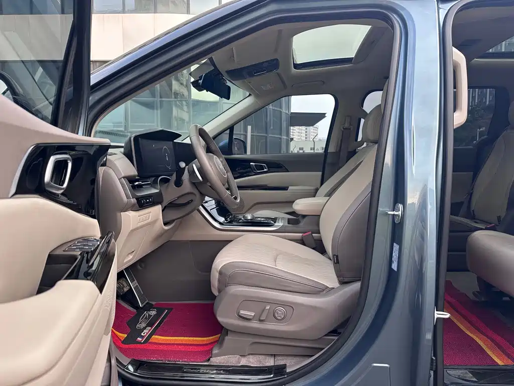 Kia Carnival — миниатюра 5