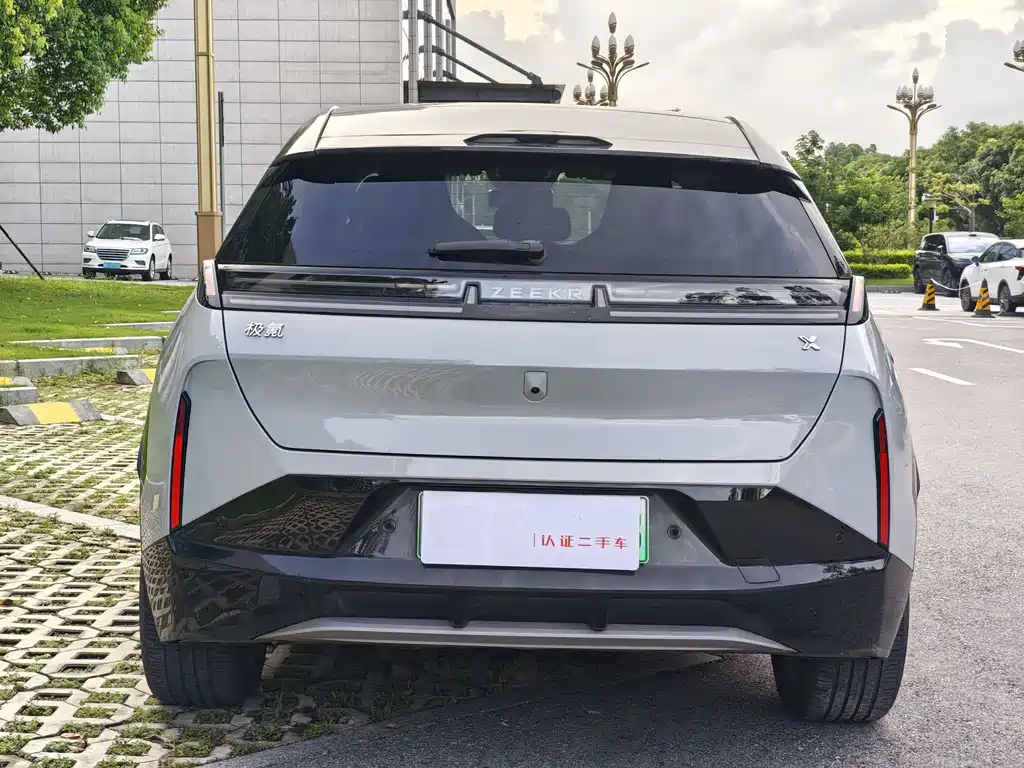 Zeekr X 2025 мест