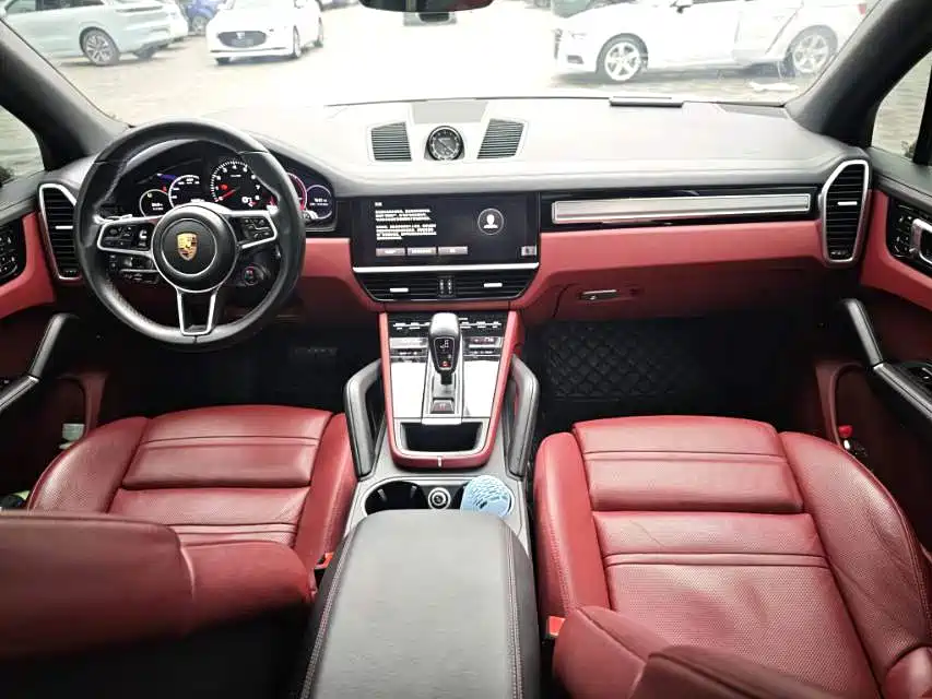 Porsche Cayenne — миниатюра 13