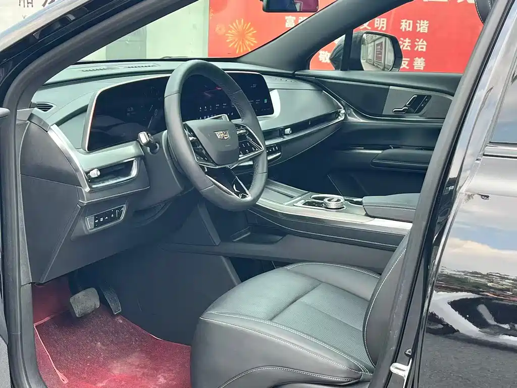Cadillac XT5 — миниатюра 11