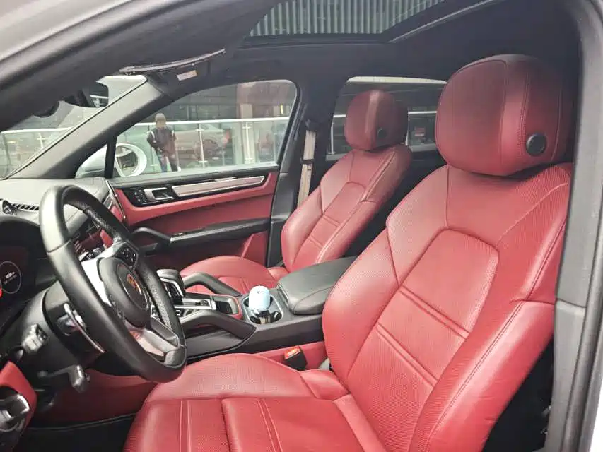 Porsche Cayenne — миниатюра 6