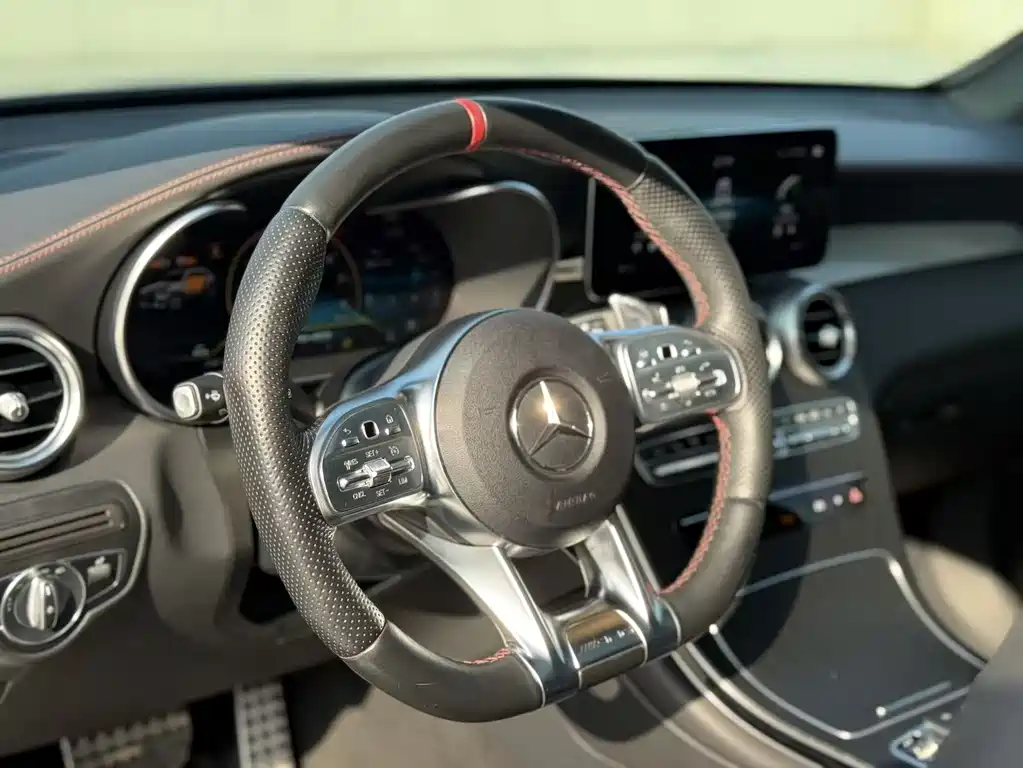 MERCEDES-BENZ GLC AMG