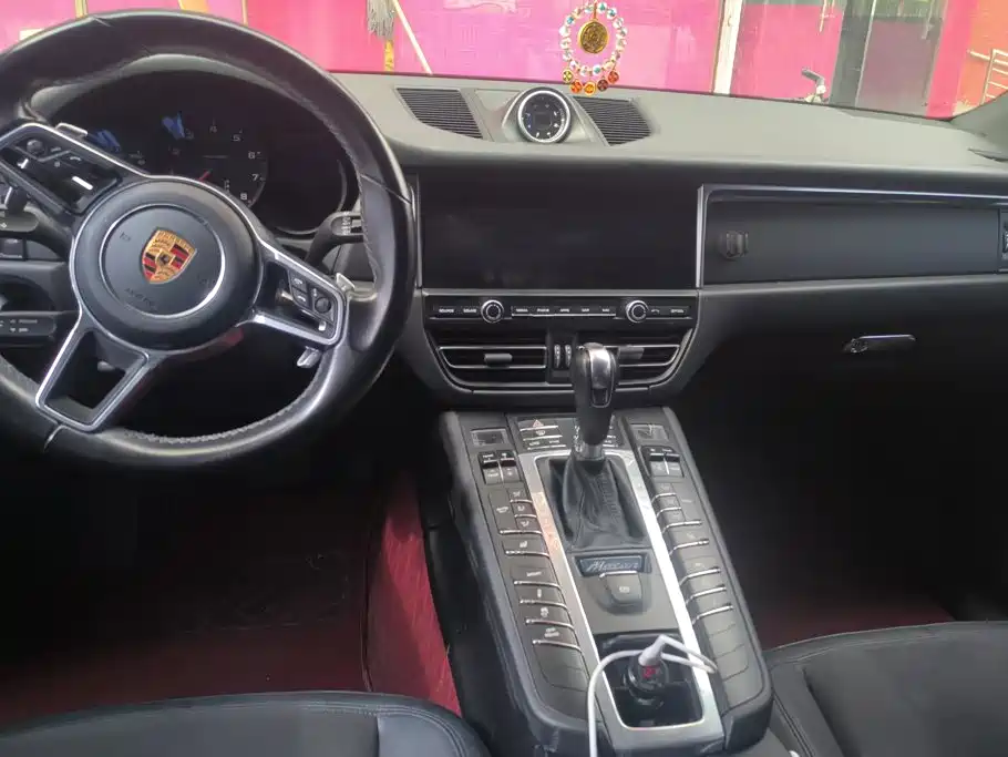 Porsche Macan — миниатюра 11