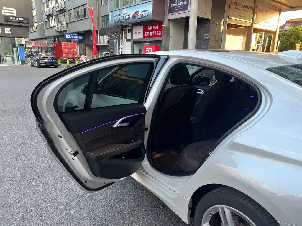 BMW 1 Series — миниатюра 11