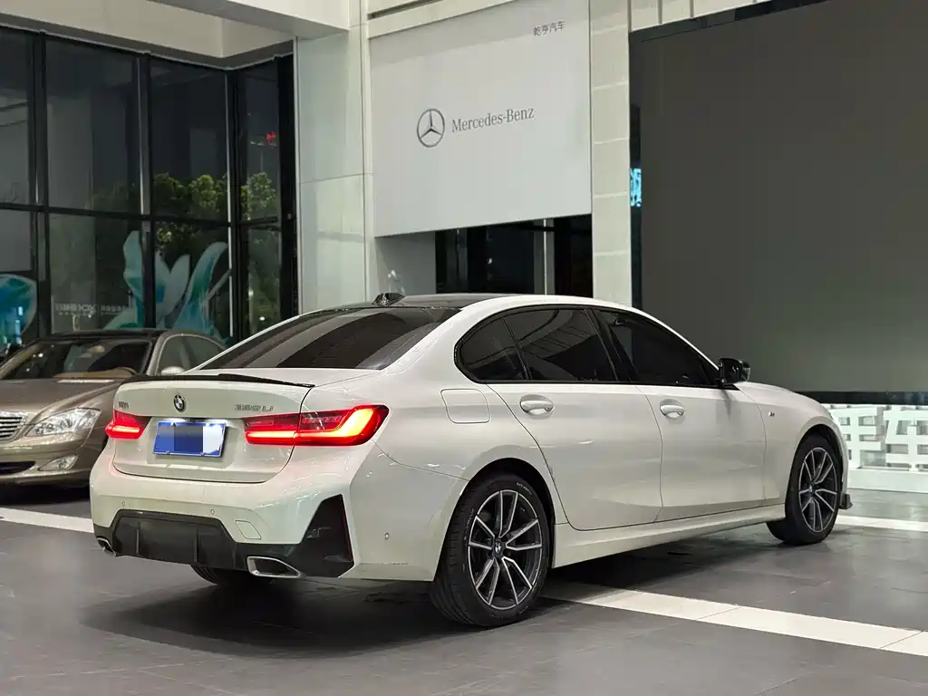 BMW 3 Series — миниатюра 6