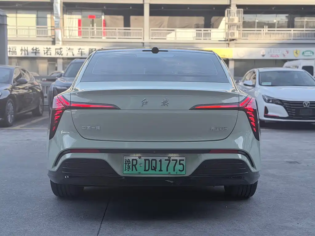 Hongqi Hongqi Tiangong 05 — миниатюра 5