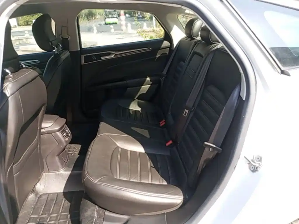 Ford Mondeo — миниатюра 17