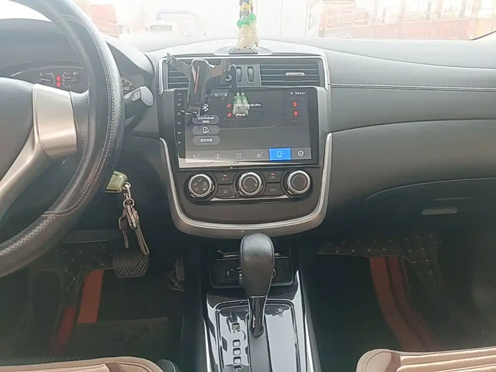 Nissan Tiida — миниатюра 13