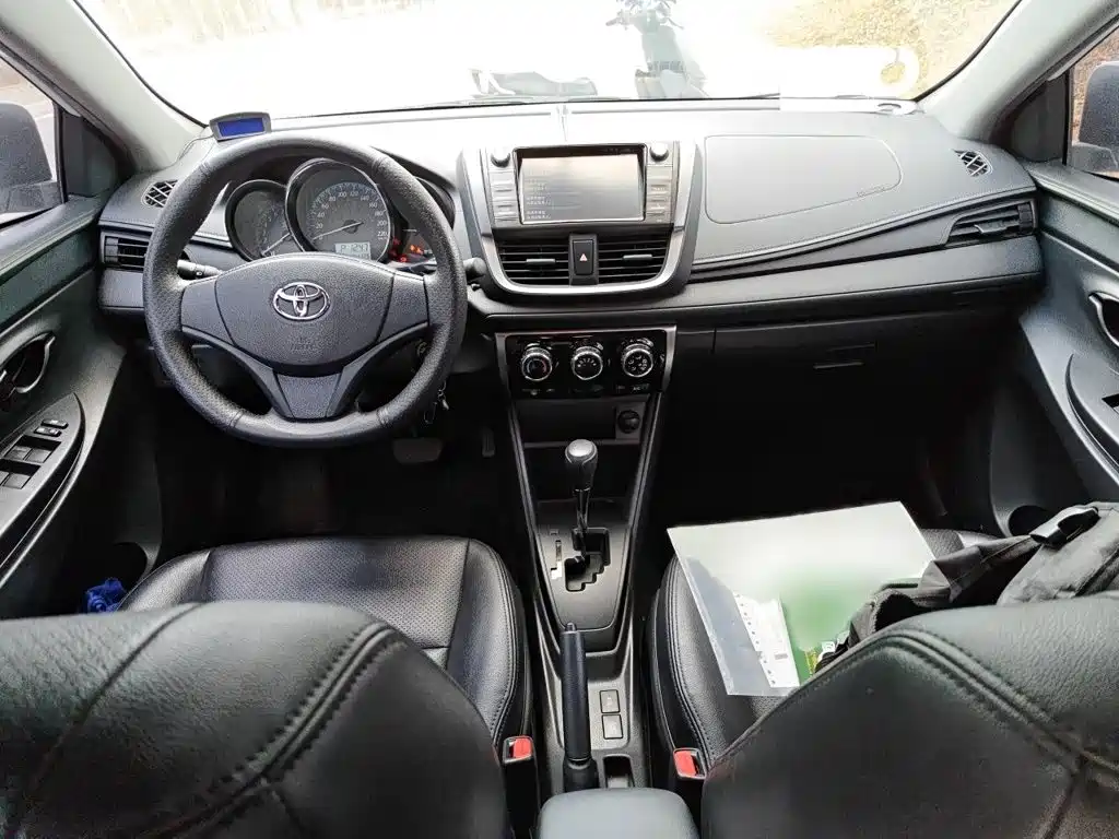 Toyota Yaris L — миниатюра 13