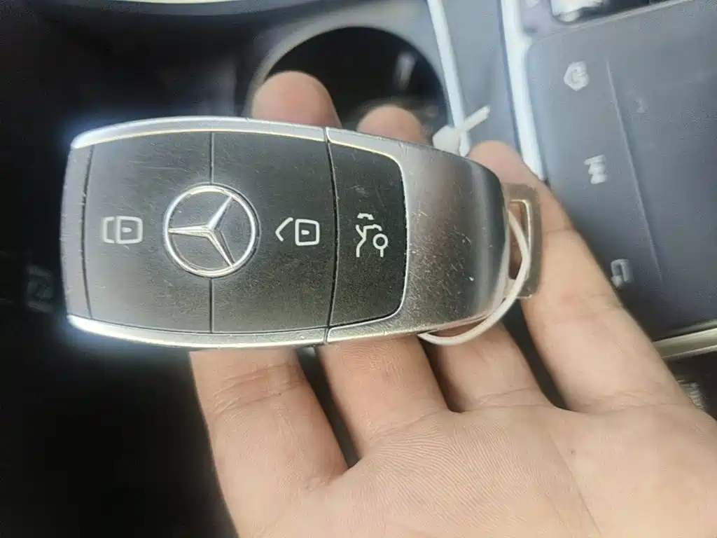 Mercedes-Benz C-Class — миниатюра 9