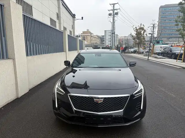 CADILLAC CT6