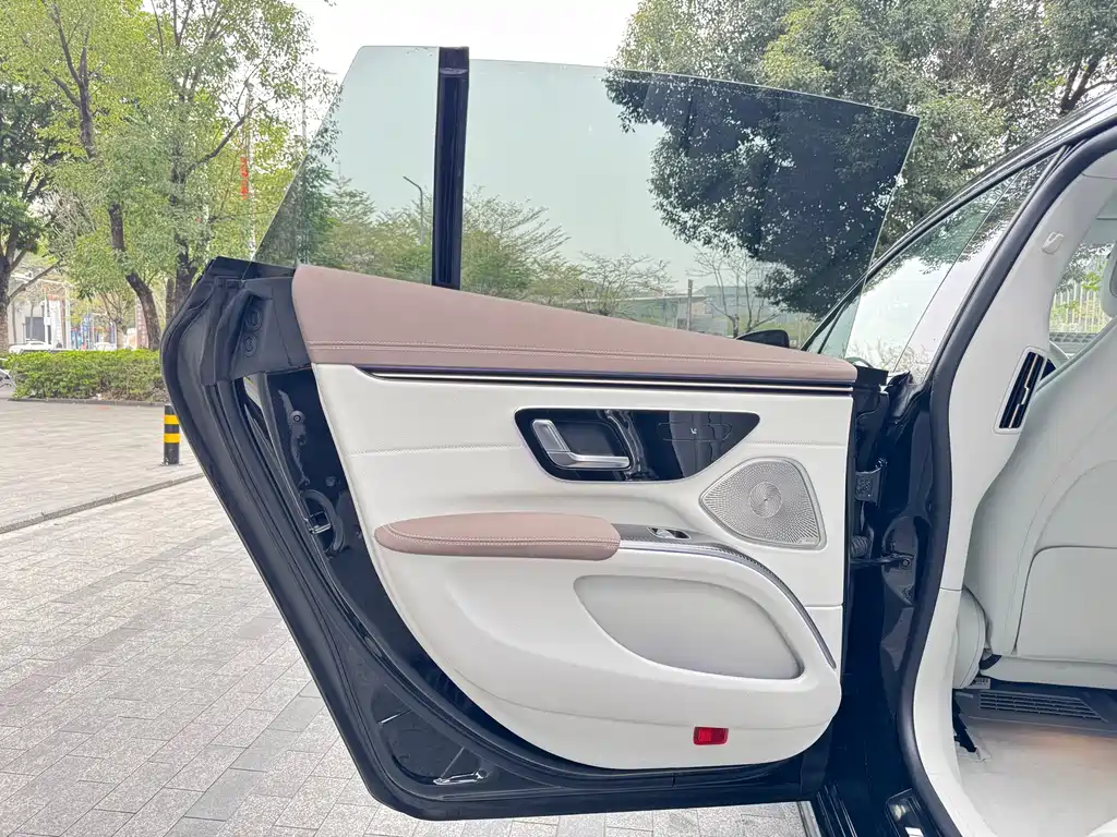 MERCEDES-BENZ EQS AMG