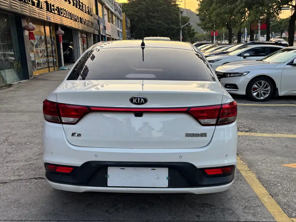 Kia K2 — миниатюра 10