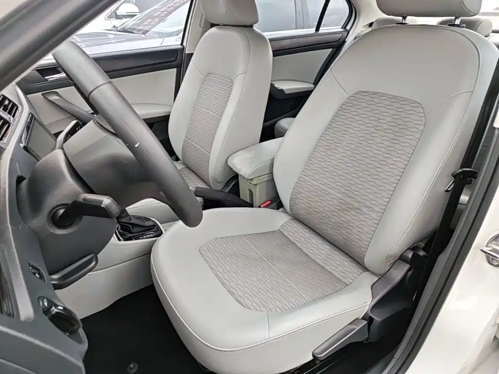 Skoda Rapid — миниатюра 15