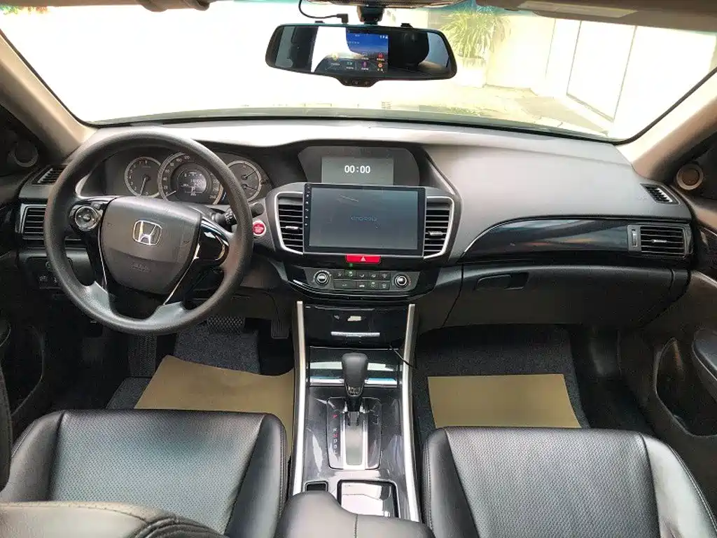 Honda Accord — миниатюра 6