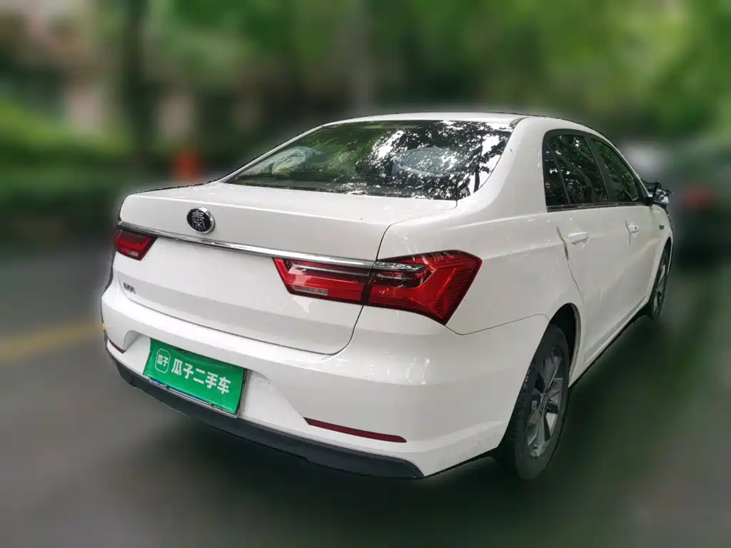 BYD Qin — миниатюра 5