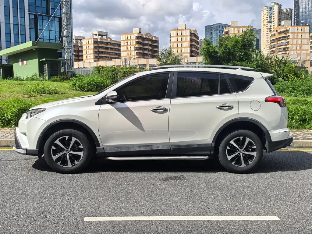 Toyota RAV4 — фотографии объявления, Фото 17