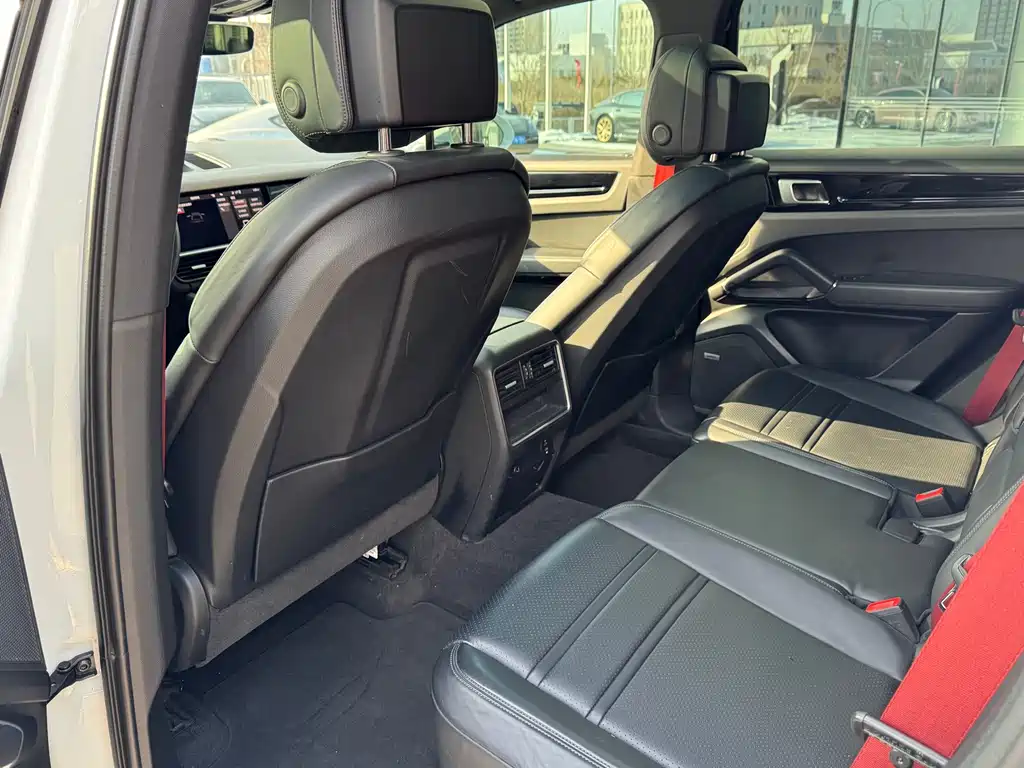 PORSCHE CAYENNE NEW ENERGY