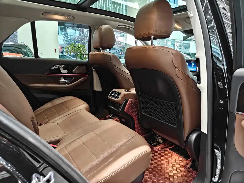 Mercedes-Benz GLE (Import) — миниатюра 18