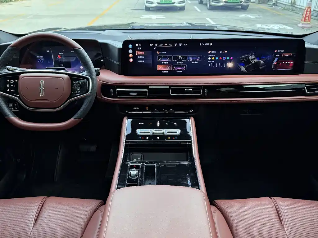Lincoln Aviator — миниатюра 26